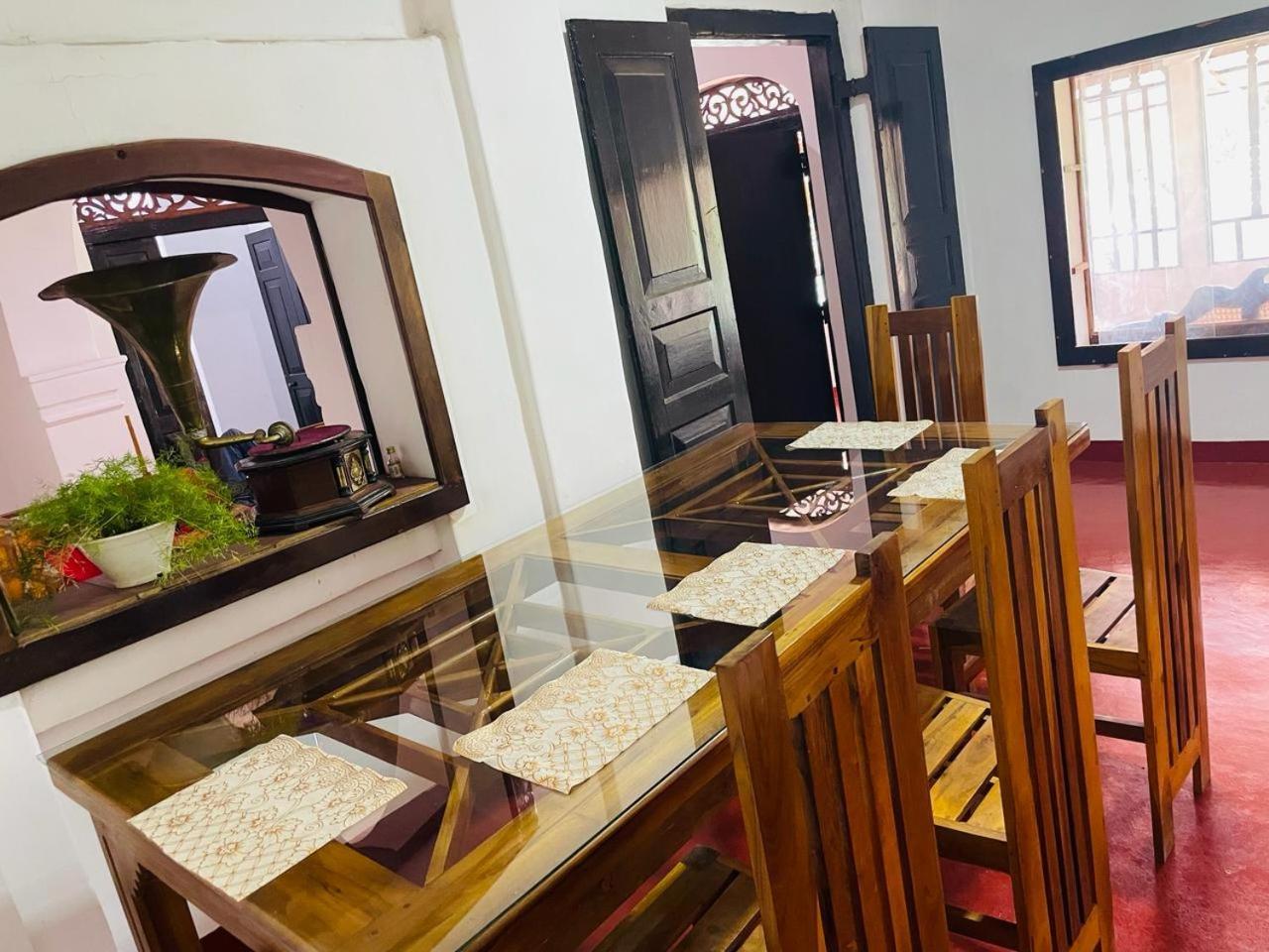 Lake Classical Guest House Kandy Eksteriør billede