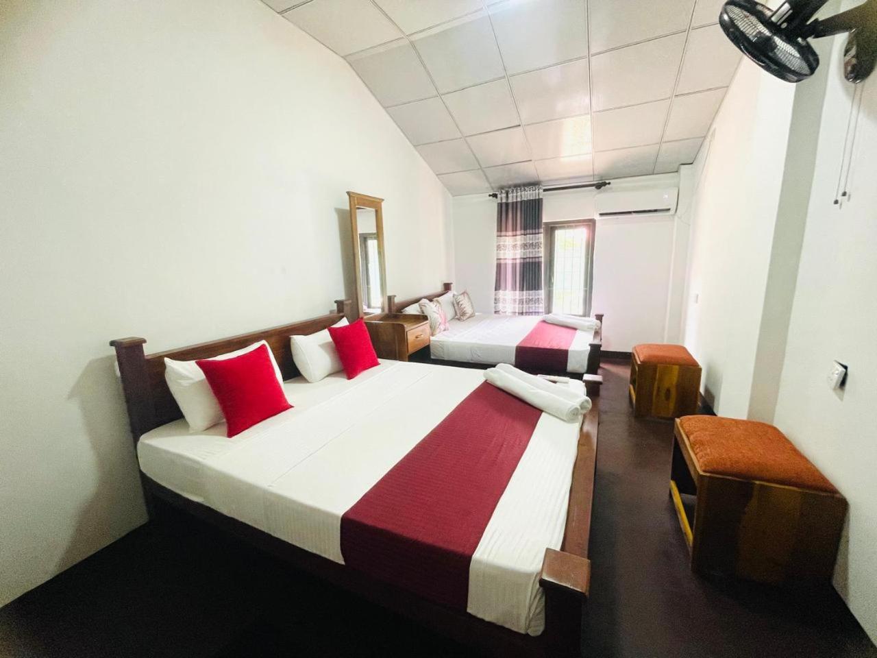Lake Classical Guest House Kandy Eksteriør billede