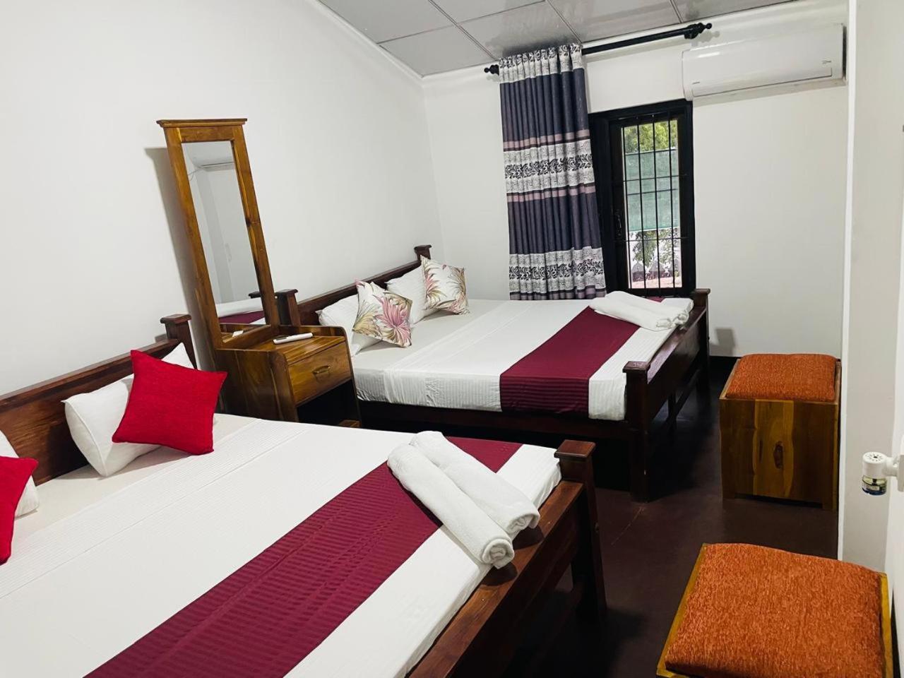 Lake Classical Guest House Kandy Eksteriør billede
