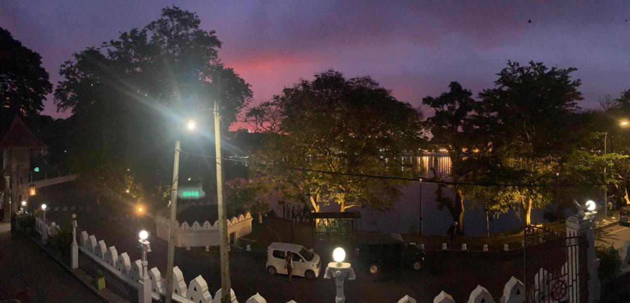 Lake Classical Guest House Kandy Eksteriør billede