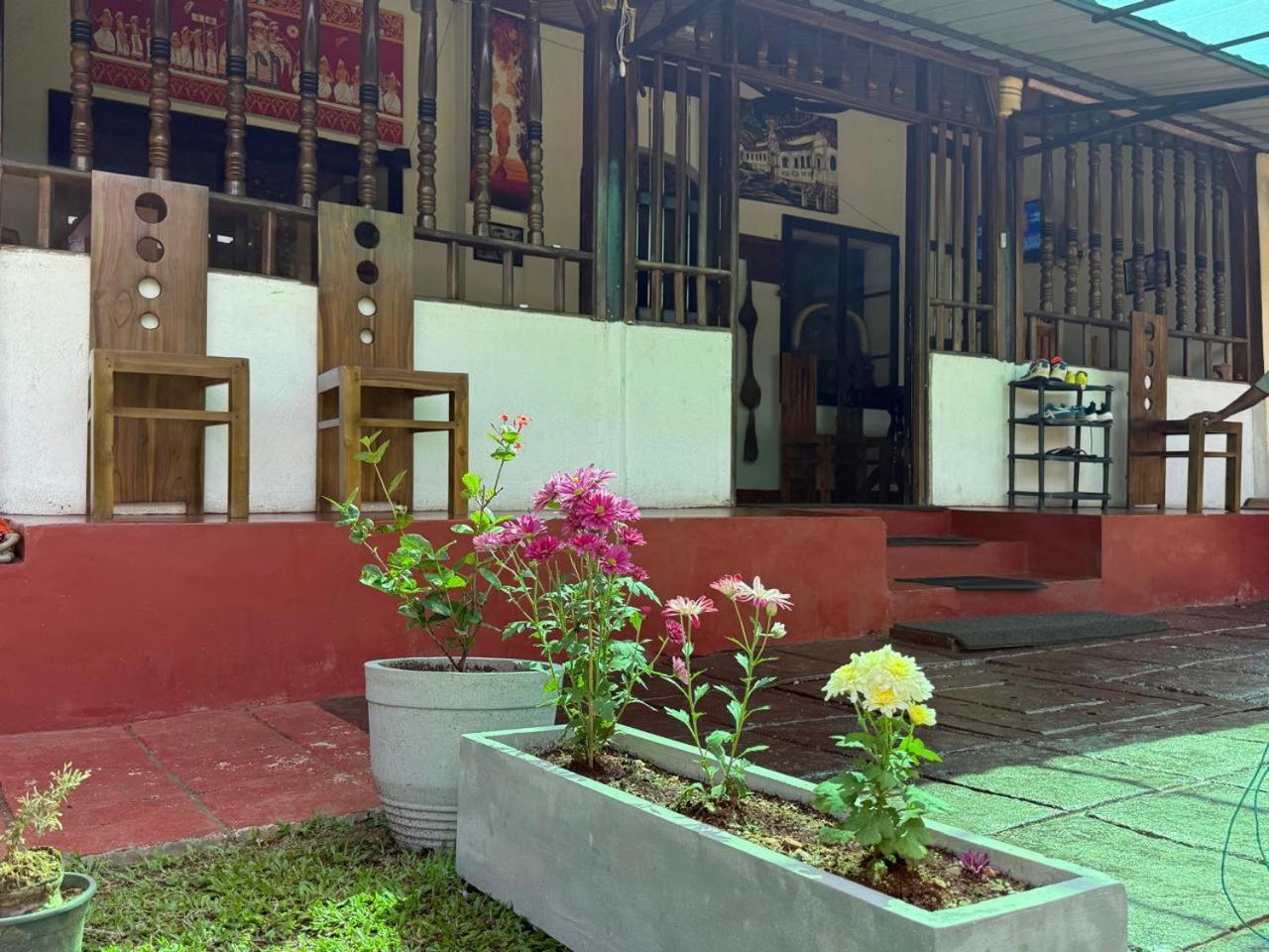 Lake Classical Guest House Kandy Eksteriør billede