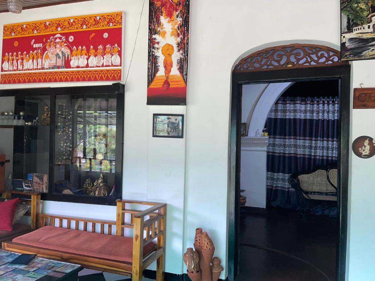 Lake Classical Guest House Kandy Eksteriør billede